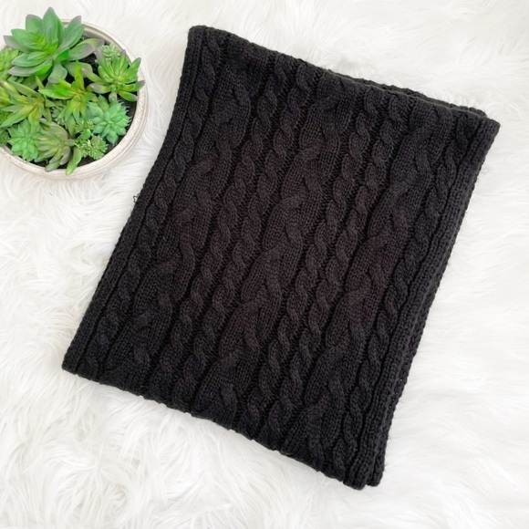 Cable Knit Black Infinity Scarf One Size - Picture 5 of 6